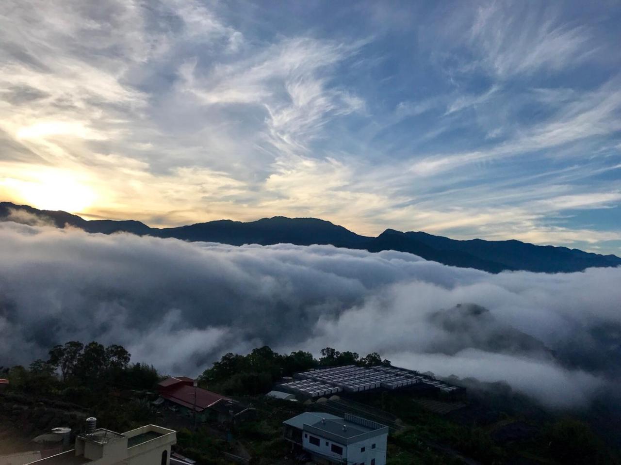 Alishan Tea Garden B&B Фэньчиху Экстерьер фото